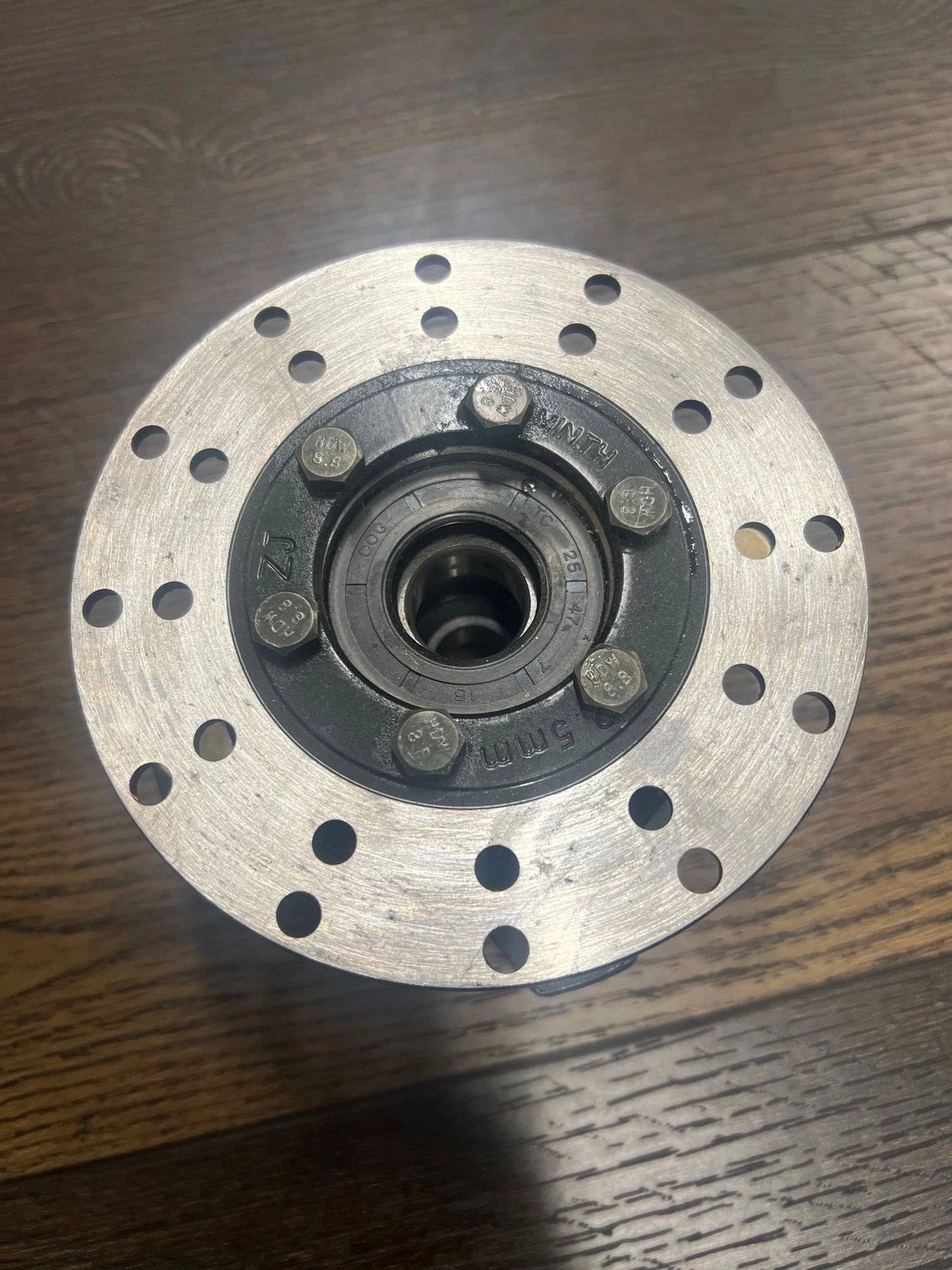 front-wheel-hub-complete