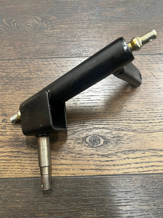 SPINDLE AND STRUT SUPPORT,R (Passenger side)