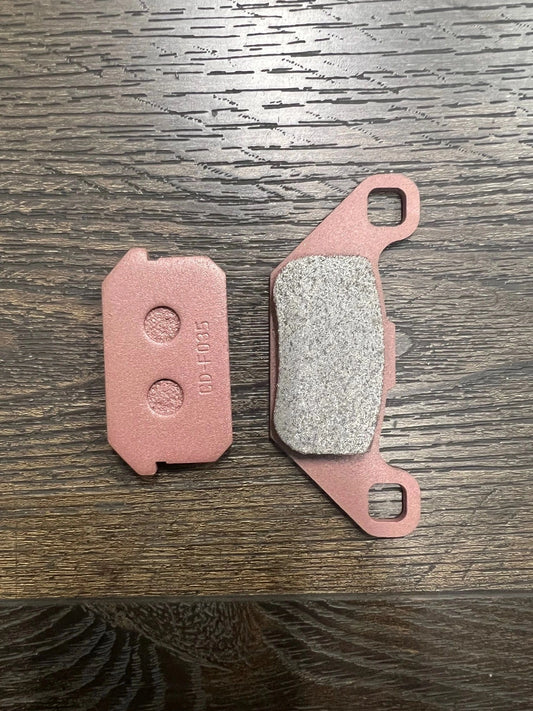 A SET OF BRAKE PADS. REAR