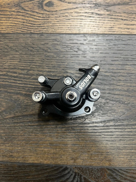 CALIPER ASSEMBLY WITH BRAKE PADS. REAR