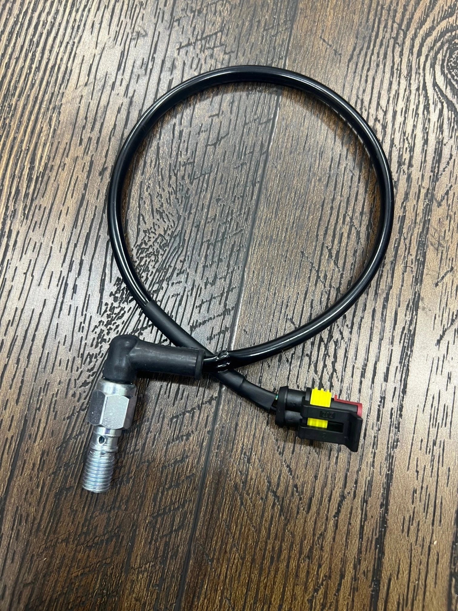 BRAKE SWITCH ON THE MASTER CYLINDER. BRAKE SENSOR.